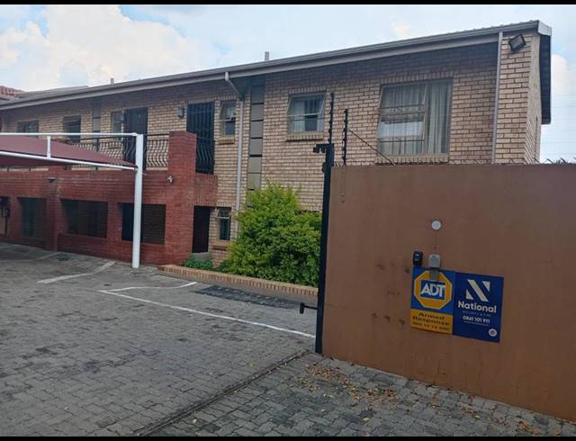 2 BEDROOM APARTMENT FOR SALE IN PRIMROSE HILL